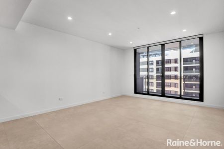 Ideally Positioned Apartment - Photo 3