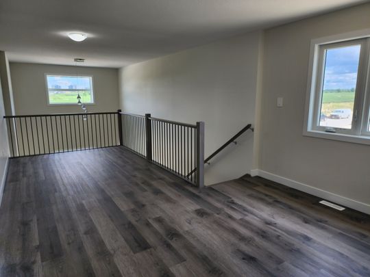 For Lease - 6825 Royal Magnolia Avenue, London South, Ontario - Photo 1