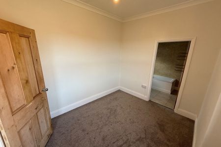 St. Pauls Avenue, BARRY - Photo 3