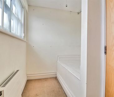 3 Bedroom Flat / Apartment to let - Photo 6