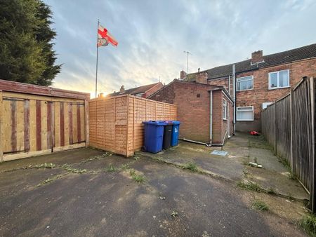 2 bedroom terraced house to rent - Photo 3