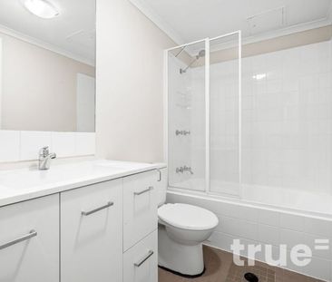 PERFECTLY POSITIONED STUDIO APARTMENT - Photo 1