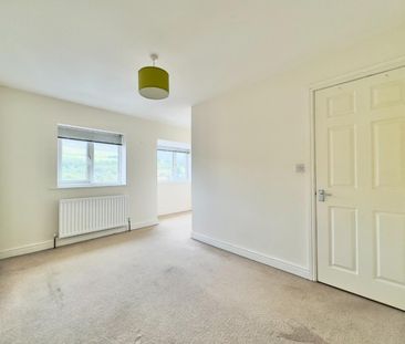 3 bedroom House To Let - Photo 3