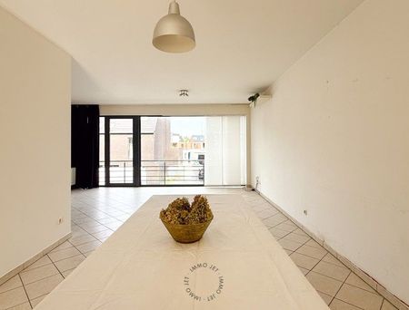 Ruim duplexappartement met terras en garage in Beveren - Foto 2