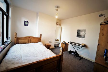 6 bedroom house to rent - Photo 3