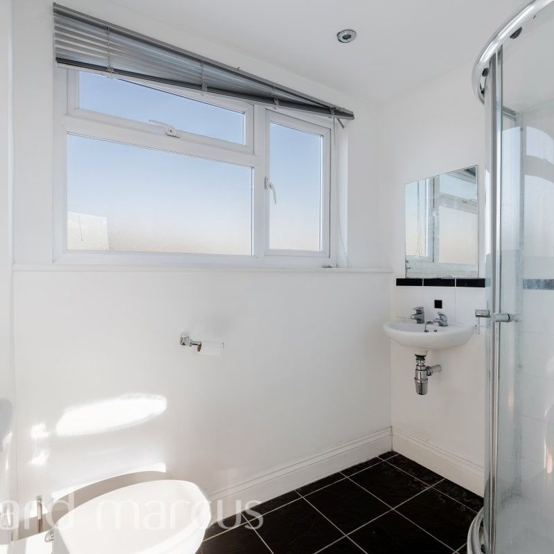 Tattenham Way - Photo 1