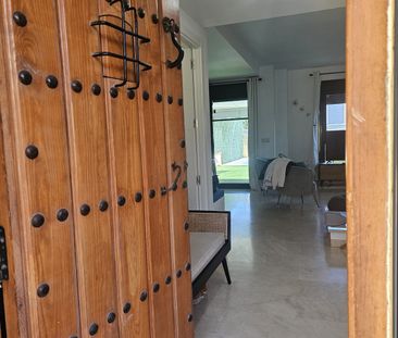 Townhouse in Estepona - Photo 1