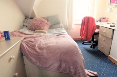 8 bedroom House in Derwent Water Terrace, Leeds - Photo 5