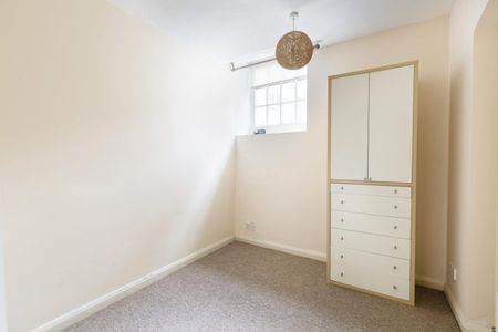 3 Bed House - Photo 3