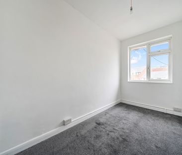 2 bedroom maisonette to rent - Photo 3