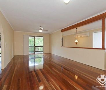 Dual living home in convenient location - Photo 1