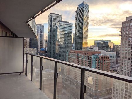 For Lease - 11 Wellesley Street Unit# 1606, Toronto, Ontario - Photo 4