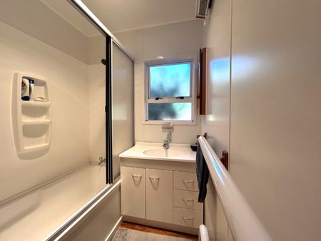 Warm & Sunny 3 bedroom Home with Views - Photo 2