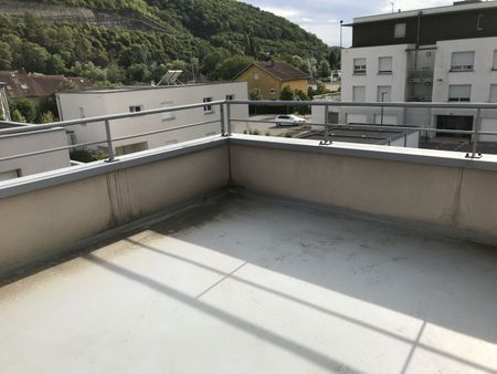 Appartement T3 dans une copropriété récente et sécurisée avec terrasse et parkings - Photo 5