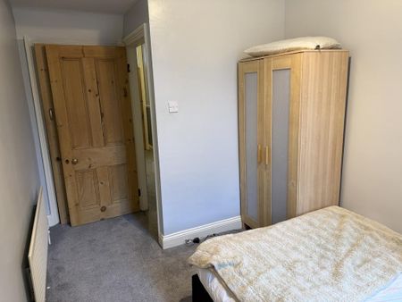 2 bedroom ground floor flat to rent - Photo 4