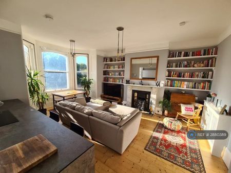 2 bedroom flat to rent - Photo 3