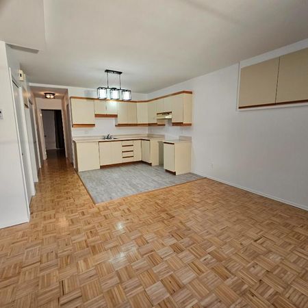 A louer 3½ Rénové, vieux Longueuil - Photo 3
