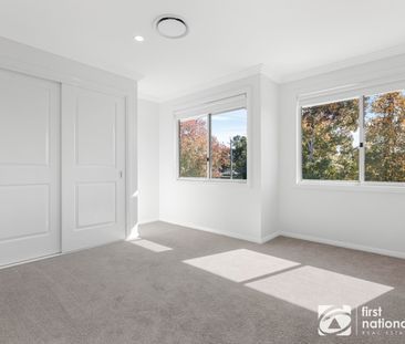 Contemporary Living Meets Convenience - Photo 3