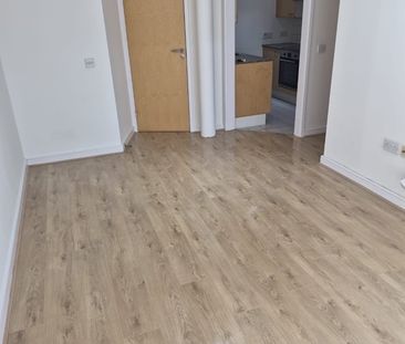 2 Bed Flat, Royal Quay, L3 - Photo 6