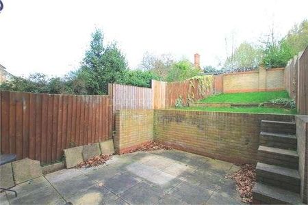 Macleod Road, Winchmore Hill, N21 - Photo 3