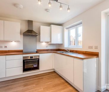 3 bedroom semi-detached house to rent - Photo 3