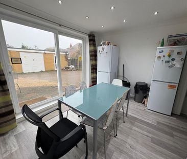 1 bedroom house of multiple occupation to rent - Photo 3