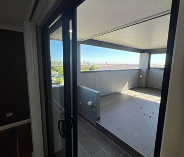 Modern 1-Bedroom Flat in Prime Bardia Location – Utilities Included - Photo 2