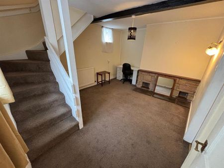 2 bedroom semi-detached house to rent - Photo 2