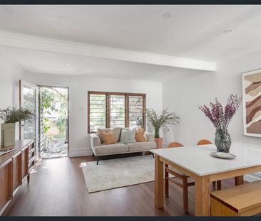 2/31 Barcom Avenue, Darlinghurst, NSW 2010 - Photo 2