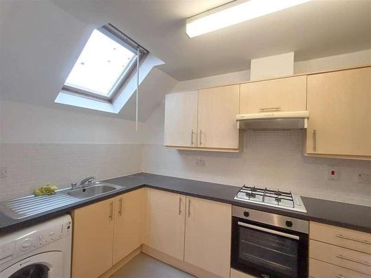 James Meadow, Langley, Berkshire, SL3 - Photo 1