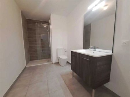 Location appartement 1 pièce - 31m² à Thonon les bains (74200) - Photo 2