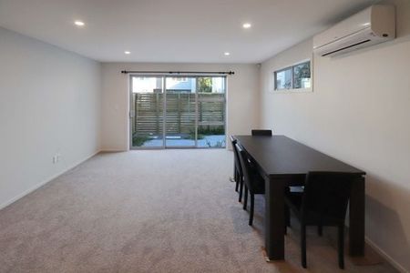 Partial furnished close to public transport - Photo 5