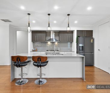 Stunner In ALAMANDA - Photo 5