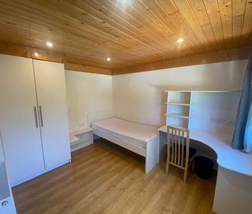 6 bedroom semi-detached house to rent - Photo 5