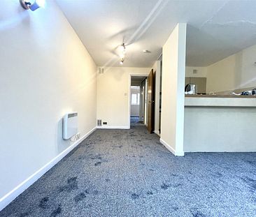 1 Bedroom Flat - Purpose Built To Let - Photo 6