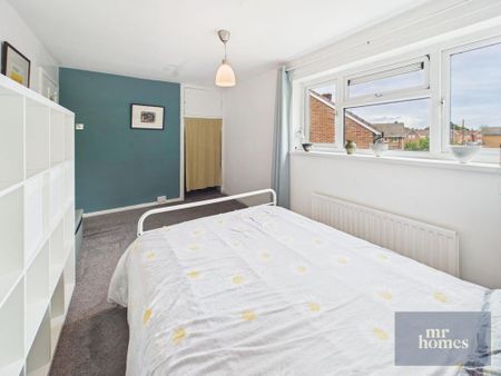 2 bedroom semi-detached house to rent - Photo 4