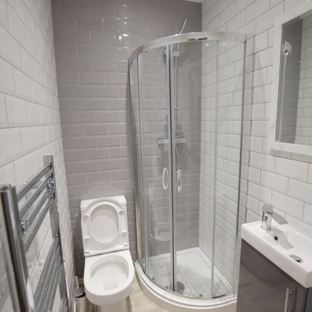 Room in a Shared House, Lightwoods Hill, B67 - Photo 4