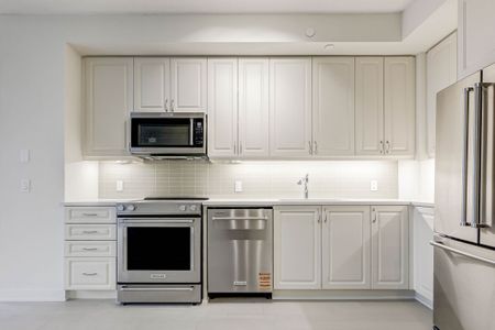 For Lease - 38 Annie Craig Drive Unit# PH 104, Toronto, Ontario - Photo 2