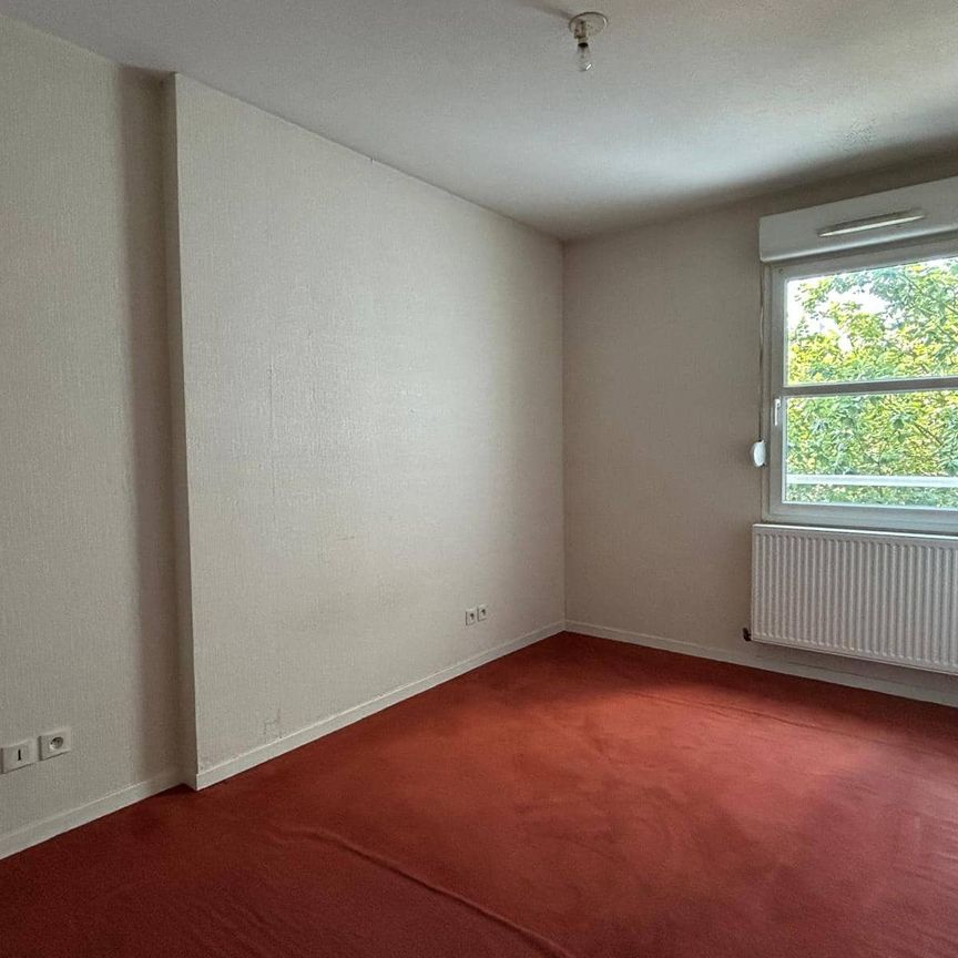 BEL F2 DE 54 M2 AVEC UN BALCON DANS UN QUARTIER DYNAMIQUE - Photo 1