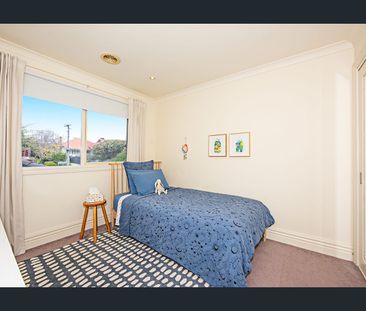 1/54 Florence Road, Surrey Hills, Vic 3127 - Photo 5