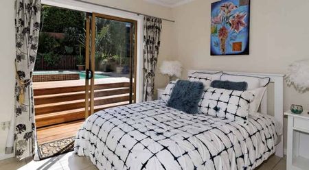 For Rent – Newly Renovated 4 Bedroom Family Home with Pool $1,000 per week - Photo 2