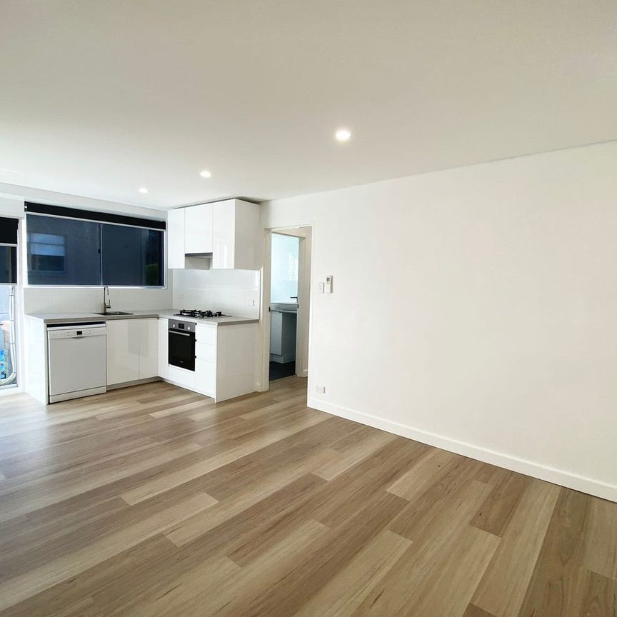 Renovated Two Bedroom Apartment! - Photo 1