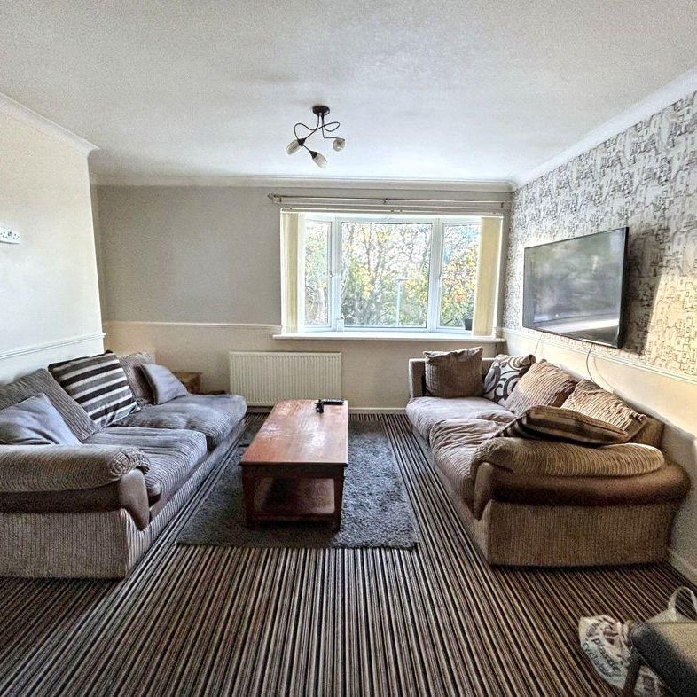 2 bed upper flat to rent in NE16 - Photo 1