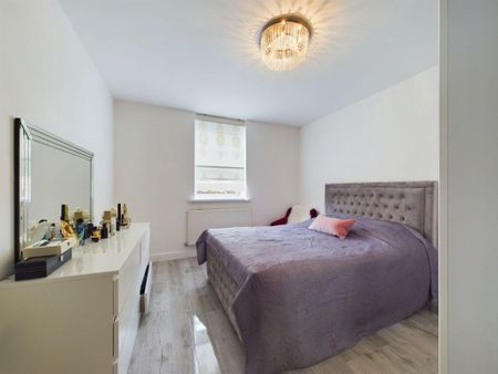 3 bedroom terraced house to rent - Photo 4