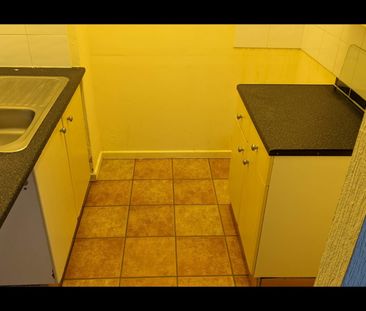 1 Bed Flat, Florence Road, CH44 - Photo 2