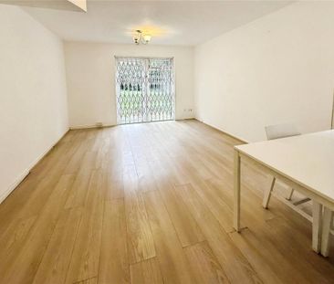 2 bedroom end of terrace house to rent - Photo 4