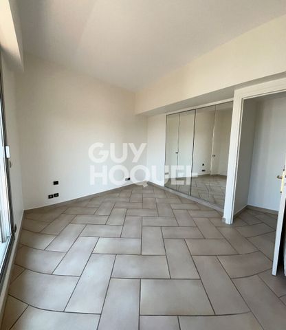 Location Appartement 5 pièces 101m² - Photo 3