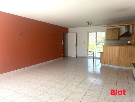 Location Maison 6 pièces 141m² ST GERMAIN EN COGLES 35133 - Photo 3