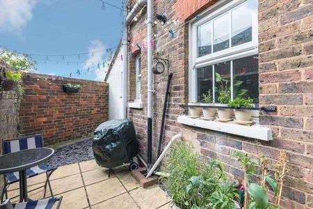 Crawley Road, Horsham, RH12 - Photo 3