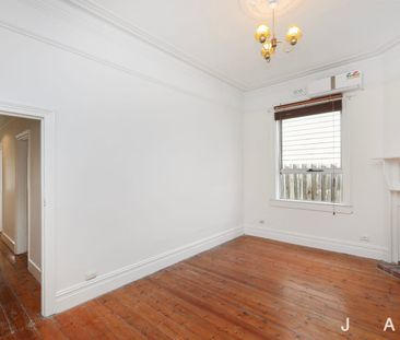 Delightful Single Front in Prime Location - Photo 1
